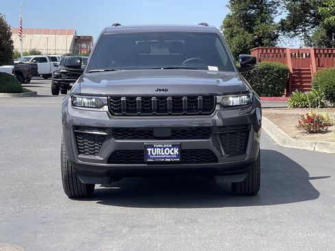 New 2026 Jeep Grand Cherokee L 4WD image 2