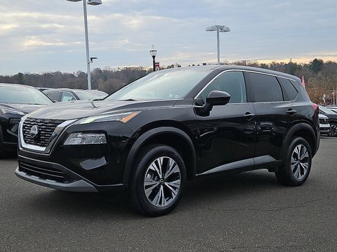 Certified 2023 Nissan Rogue SV image 3