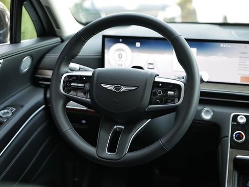 Certified 2025 Genesis GV80 2.5T Select AWD/4WD image 27