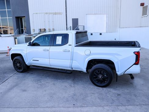Used 2024 Toyota Tacoma SR5 image 9