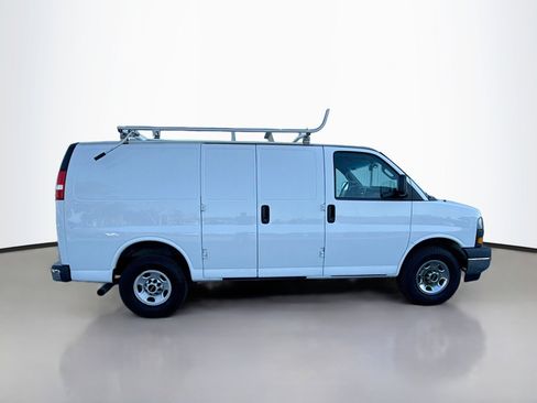 Used 2018 GMC Savana 2500 image 11