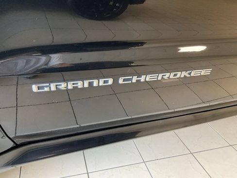 Used 2014 Jeep Grand Cherokee SRT w/ Trailer Tow Group IV AWD/4WD image 25
