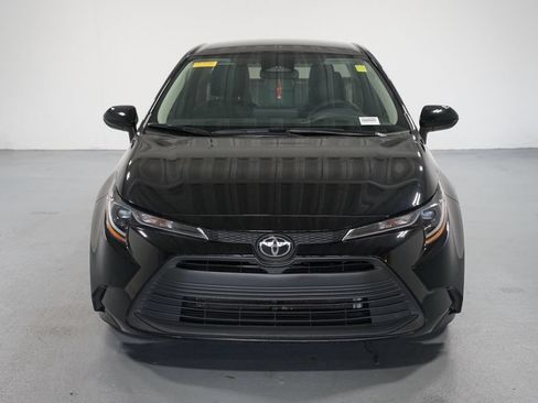 Used 2026 Toyota Corolla LE FWD image 2