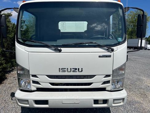 Used 2021 Isuzu NPR RWD image 4
