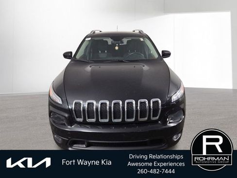 Used 2014 Jeep Cherokee Latitude w/ Comfort/Convenience Group FWD image 3