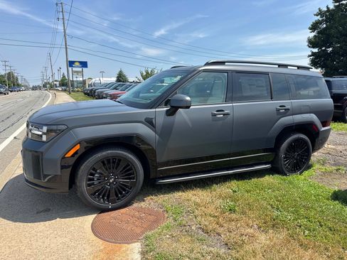 Used 2025 Hyundai Santa Fe Calligraphy image 2