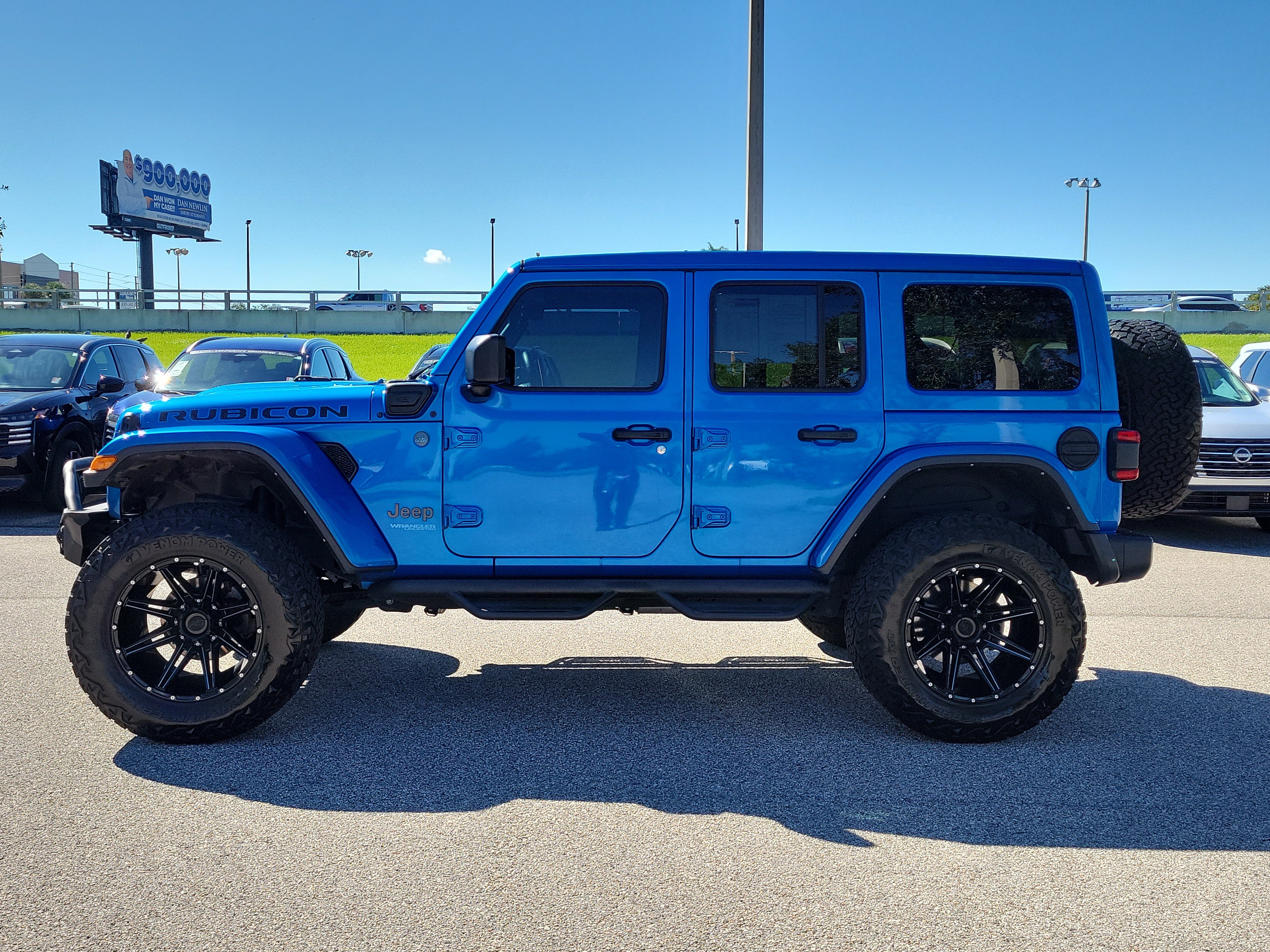 Used 2021 Jeep Wrangler Unlimited Rubicon 4xe w/ Cold Weather Group AWD/4WD image 9