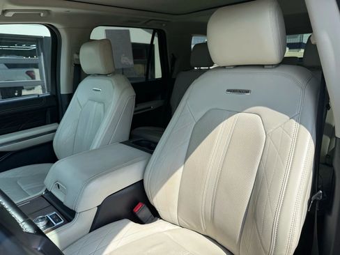 Used 2020 Ford Expedition Platinum image 16