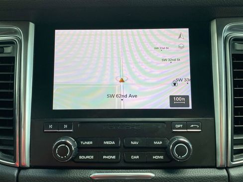 Used 2018 Porsche Macan Sport Edition image 14