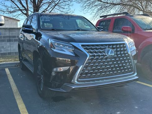 Used 2023 Lexus GX 460 Premium w/ Accessory Package image 5