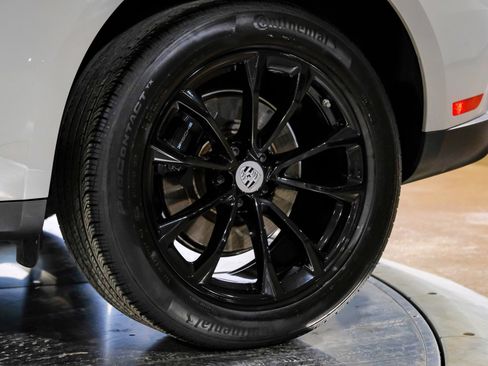 Used 2024 Porsche Macan AWD/4WD image 60
