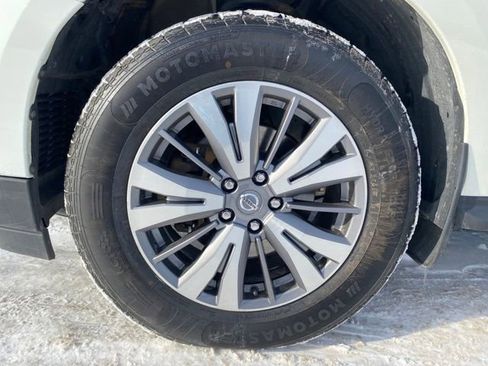 Used 2020 Nissan Pathfinder S image 20