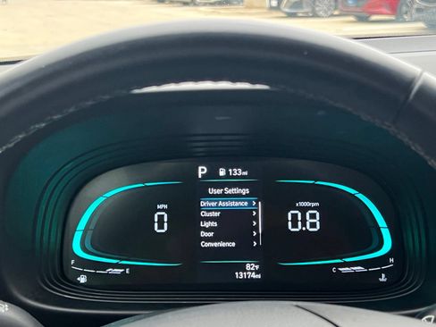Certified 2025 Hyundai Venue SEL FWD image 29