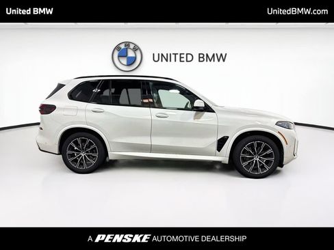 Certified 2025 BMW X5 xDrive40i w/ Executive Package AWD/4WD image 4