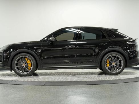 Used 2024 Porsche Cayenne Turbo GT AWD/4WD image 12