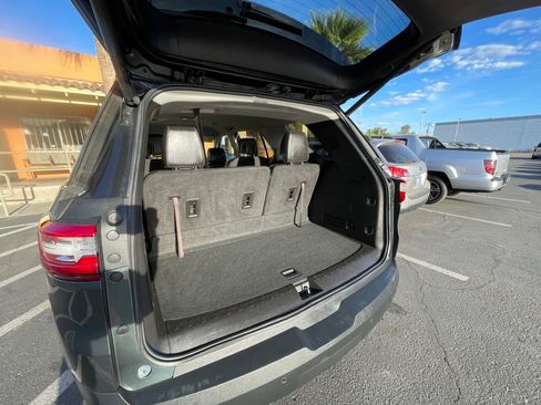 Used 2018 Chevrolet Traverse LT image 24