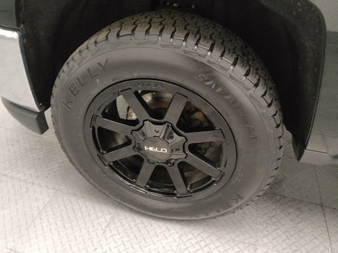 Used 2017 Chevrolet Silverado 1500 LT w/ All Star Edition image 31