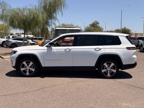 Used 2021 Jeep Grand Cherokee L Limited w/ Luxury Tech Group II AWD/4WD image 2