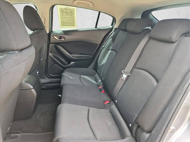 Used 2016 MAZDA MAZDA3 i Sport FWD image 18