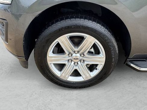 Used 2020 Ford Expedition Max XLT w/ Equipment Group 202A AWD/4WD image 23