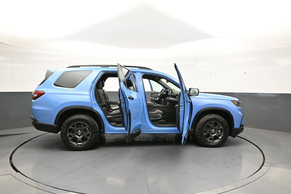Certified 2024 Honda Pilot TrailSport image 46