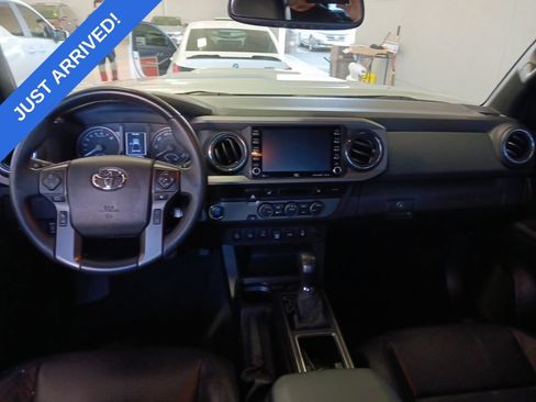 Used 2022 Toyota Tacoma TRD Sport w/ TRD Premium Sport Package RWD image 5