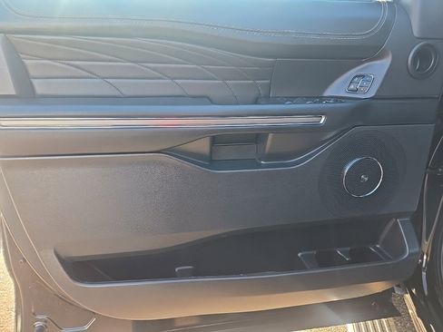 Used 2022 Ford Expedition Max Platinum image 13