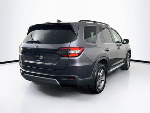 Used 2025 Honda Pilot EX-L image 9