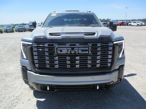 New 2026 GMC Sierra 2500 Denali Ultimate AWD/4WD image 12