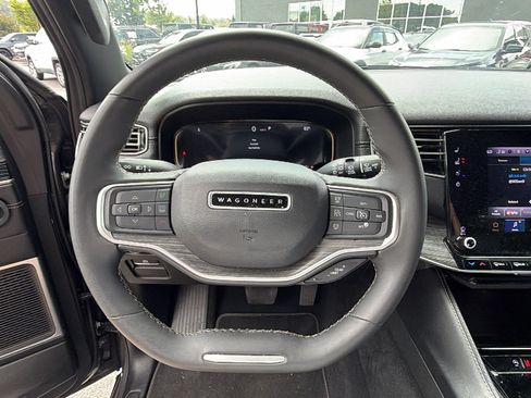 Used 2024 Jeep Wagoneer Series II w/ Flexible Seating Group RWD image 29