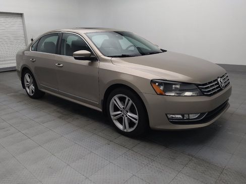 Used 2015 Volkswagen Passat 1.8T SEL Premium FWD image 11