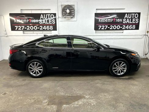 Used 2017 Lexus ES 300h image 3