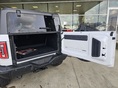 Used 2024 Ford Bronco Badlands image 5