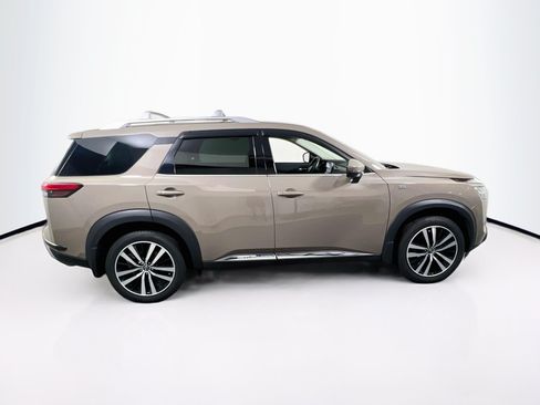 Used 2023 Nissan Pathfinder Platinum AWD/4WD image 4