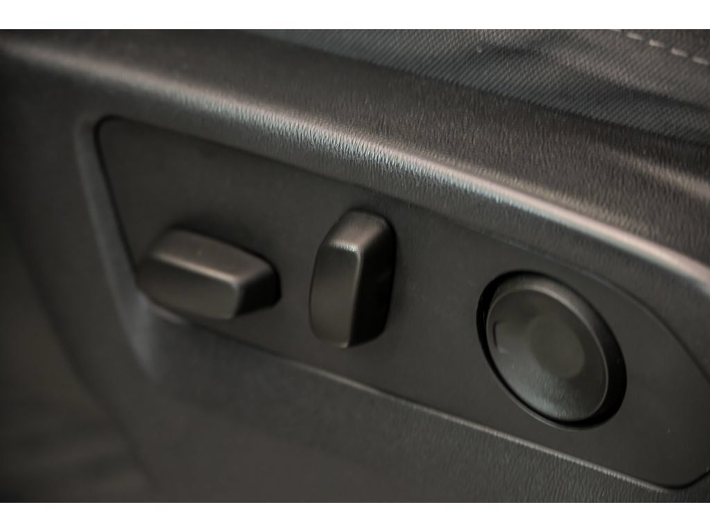Used 2023 Chevrolet Silverado 1500 RST AWD/4WD image 17