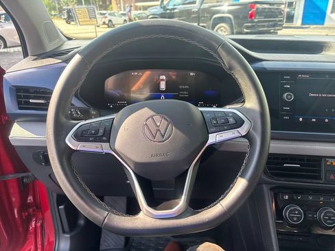 Used 2024 Volkswagen Taos SE AWD/4WD image 16