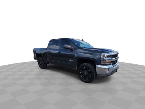 Used 2018 Chevrolet Silverado 1500 LT w/ Texas Edition RWD image 2