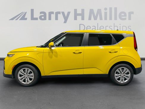 Used 2020 Kia Soul LX image 2