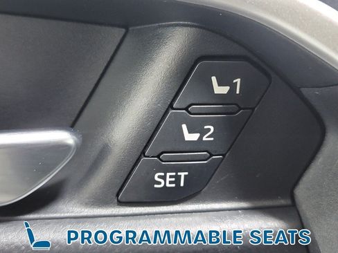 Used 2023 Toyota RAV4 XLE Premium AWD/4WD image 29
