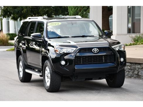 Used 2015 Toyota 4Runner SR5 Premium AWD/4WD image 2