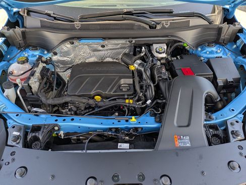 Used 2025 Chevrolet Trax LT w/ LPO, Blackout Package image 29