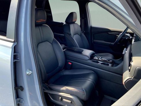 Used 2024 Honda Pilot TrailSport image 10