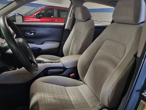 Used 2023 Honda HR-V LX image 16