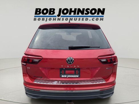 Used 2024 Volkswagen Tiguan SE AWD/4WD image 4