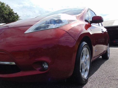 Used 2012 Nissan Leaf SL FWD image 2