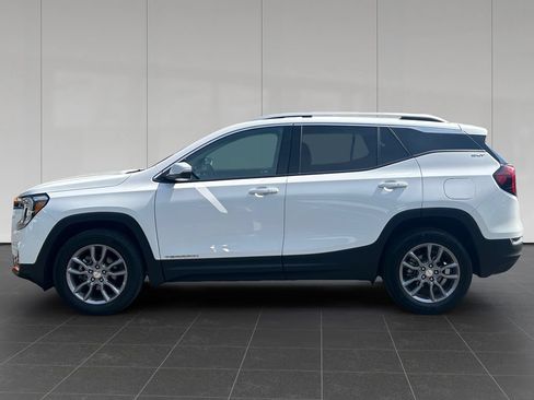 Used 2024 GMC Terrain SLT AWD/4WD image 2