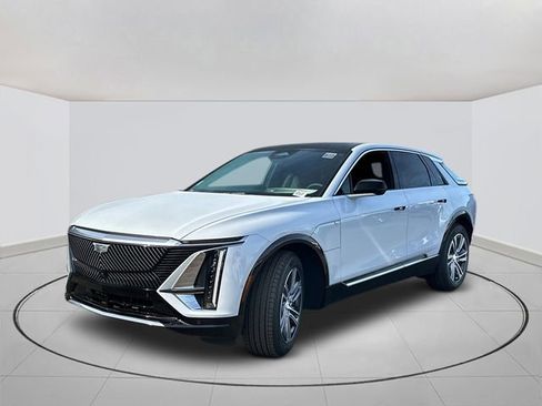 New 2026 Cadillac Lyriq Luxury RWD image 10