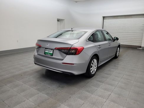 Used 2022 Honda Civic LX image 9