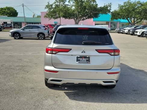 Used 2024 Mitsubishi Outlander SE AWD/4WD image 5