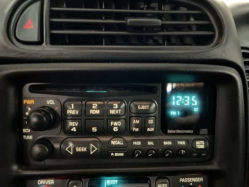 Used 2001 Chevrolet Corvette Z06 w/ Memory Pkg RWD image 13